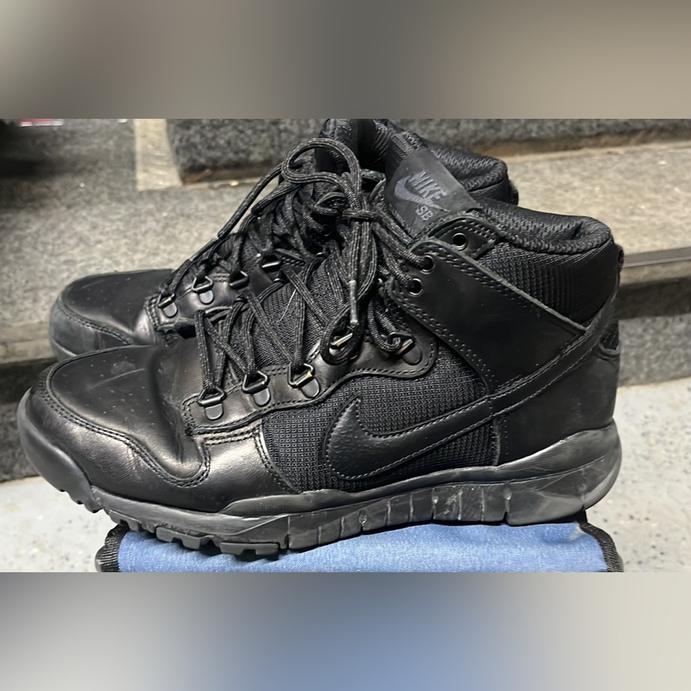Nike SB Insulated winter boots size 10